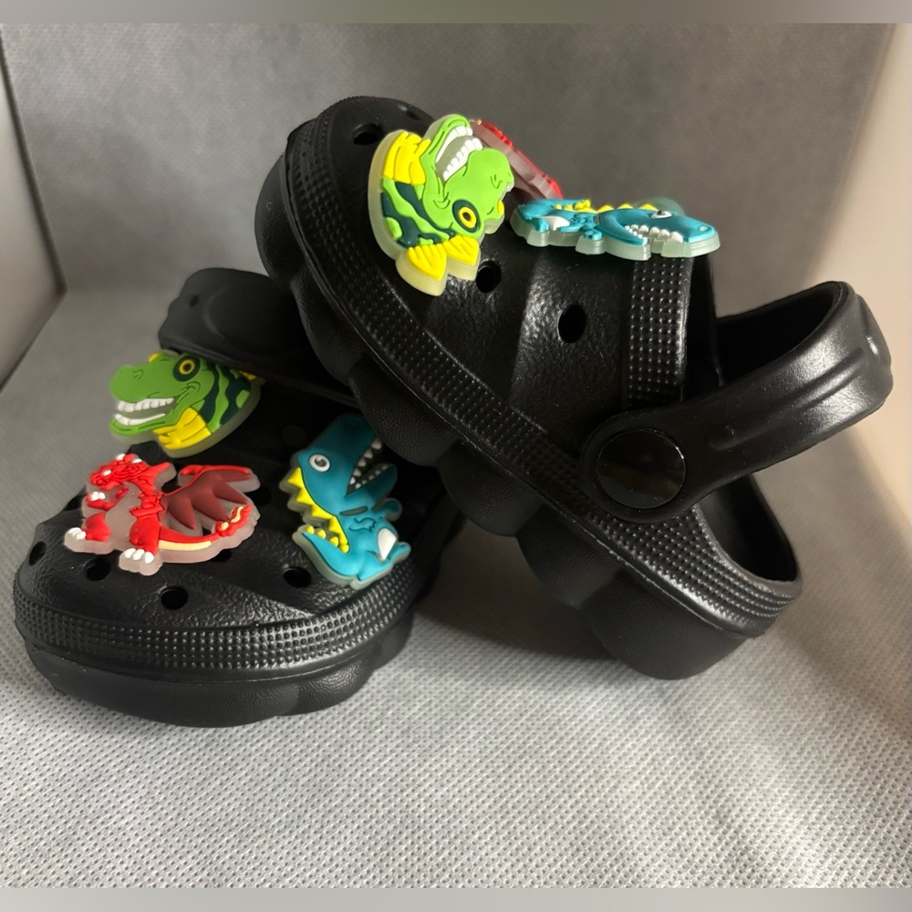 New baby clog shoes size 2.5